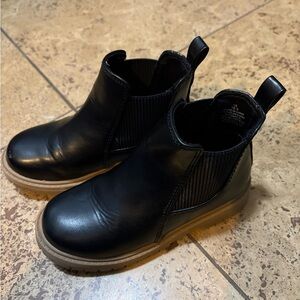 Old Navy Chelsea Boots